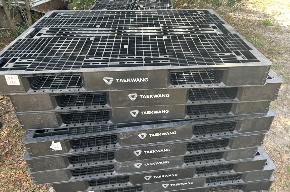 Used 57x43 Stackable Plastic Pallets